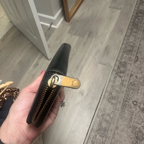 Marc by Marc Jacobs Black Leather Wallet with Gold Accents - Picture 4 of 5